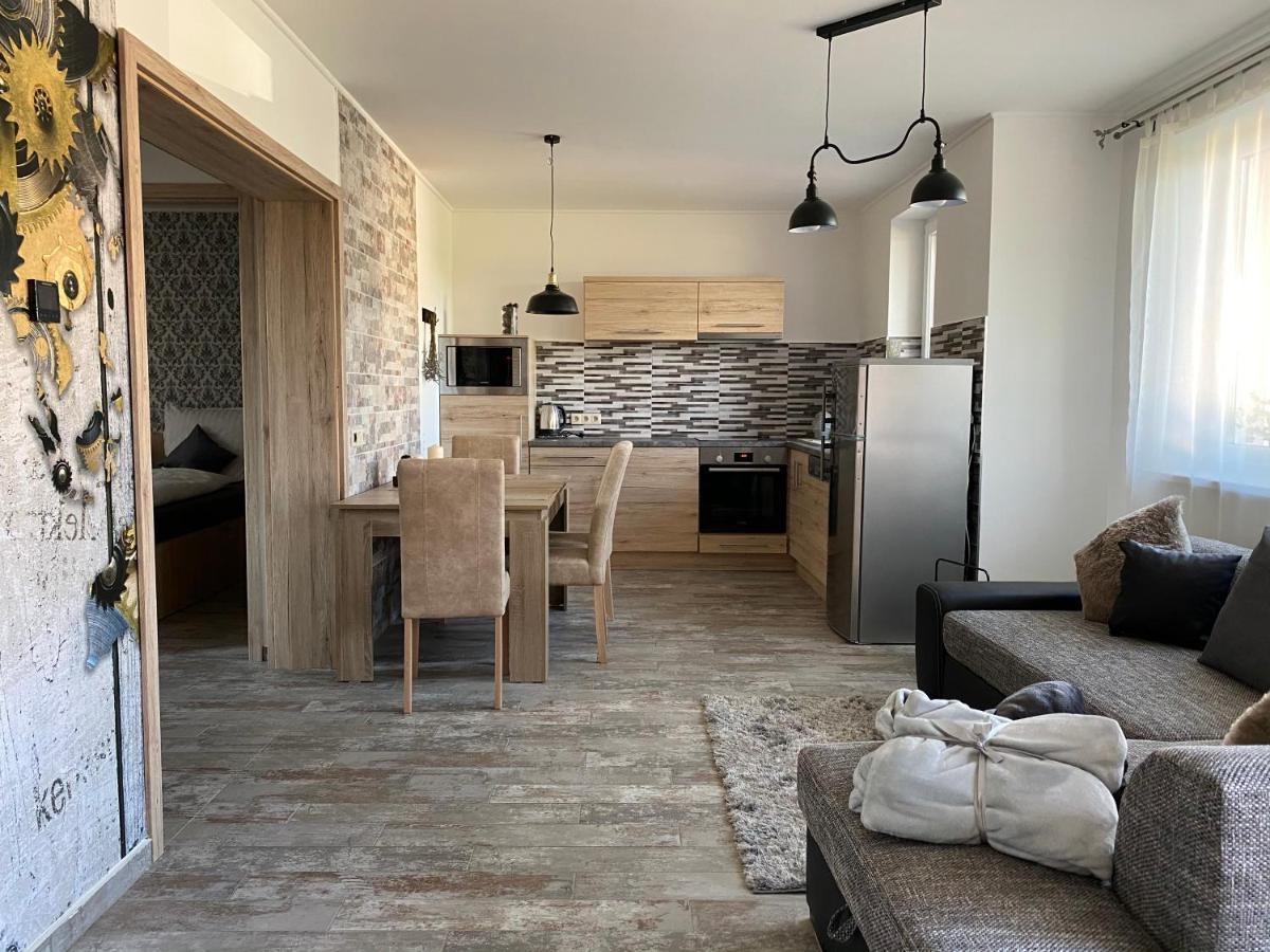 Dioliget Cottage Sárvár Eksteriør billede