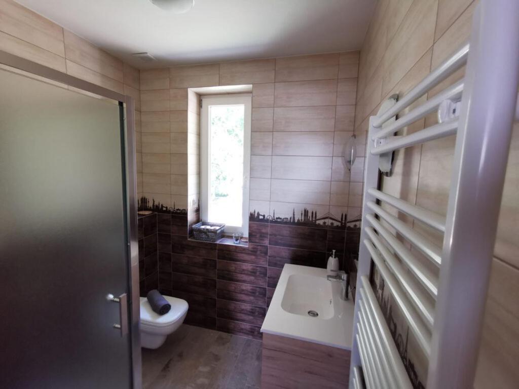Dioliget Cottage Sárvár Eksteriør billede